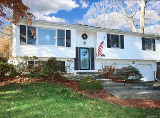 1081 King Rd, Cheshire, CT 06410