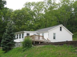 353 W Jackson St, Seneca, IL 61360