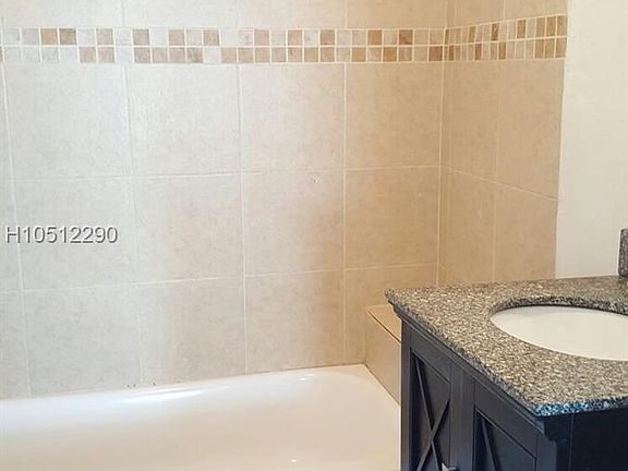 5th image of 2751 Dewey St #0