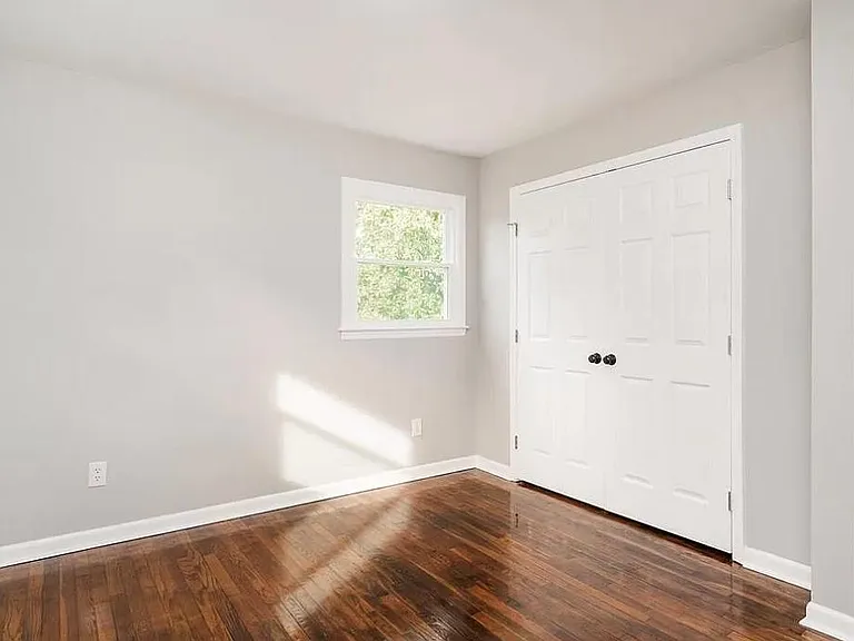 708 Bluford St — Photo 17