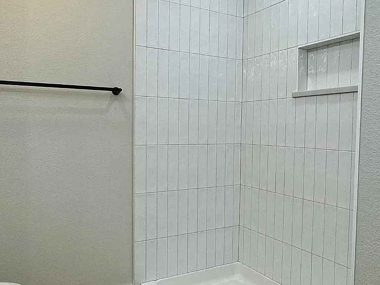 200 Wall Williams Rd — Photo 24