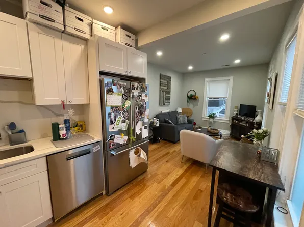 67 Pearl St #2, Somerville, MA 02145