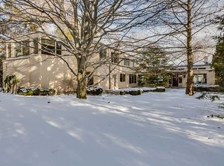 7900 N Beach Dr, Fox Pt, WI 53217