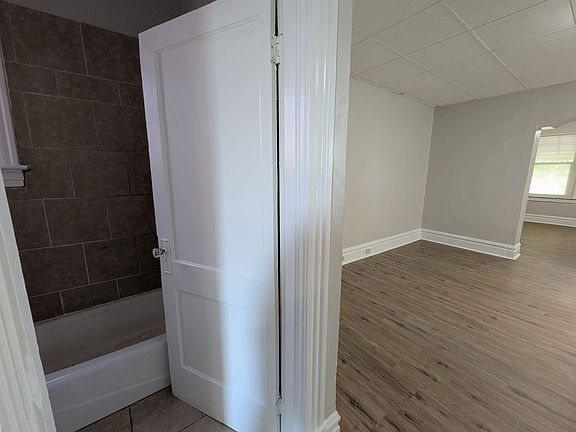 4th image of 4747 Michigan Ave #1F