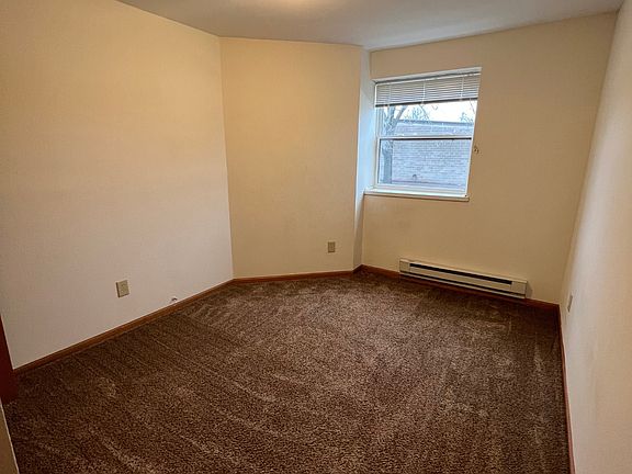 5th image of 122 Maine St #104