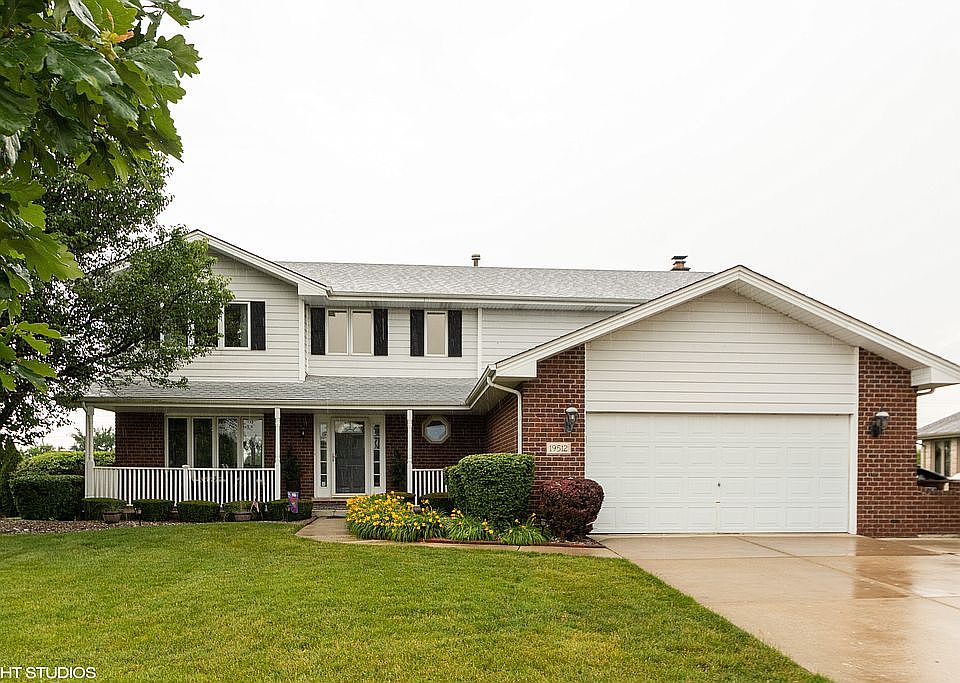 1st image of 19512 Edgebrook Ln