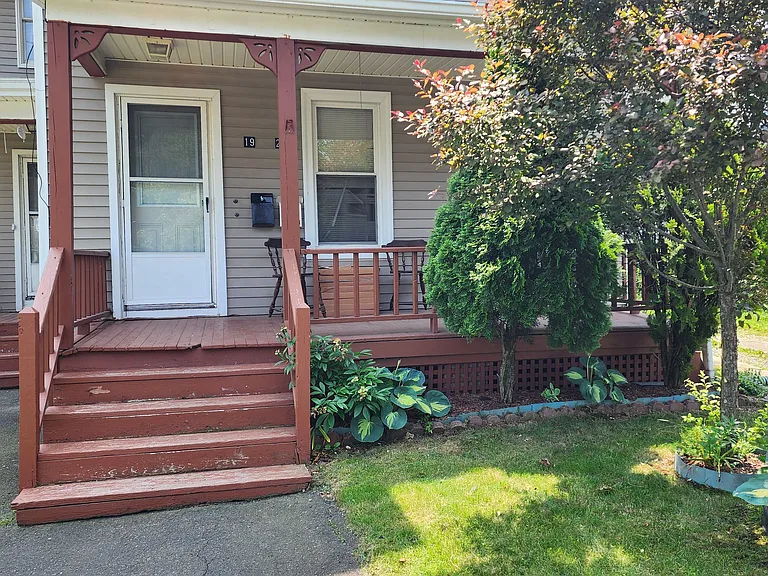 19-21 Jackson St #2 — Photo 17