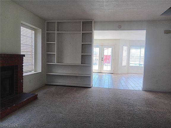 4th image of 121 Logansberry Ln