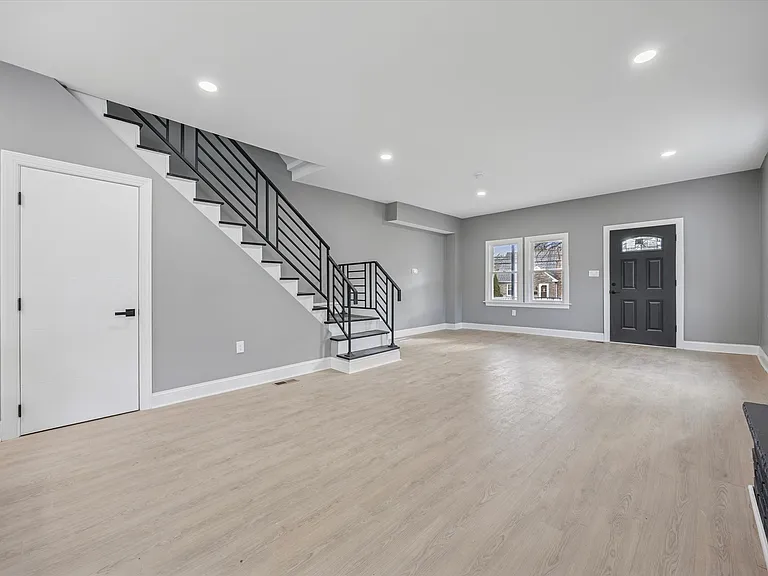 523 W Glenside Ave — Photo 19