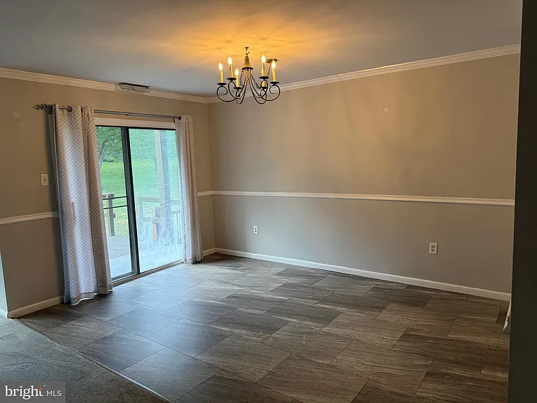 204 Village Rd — Photo 7