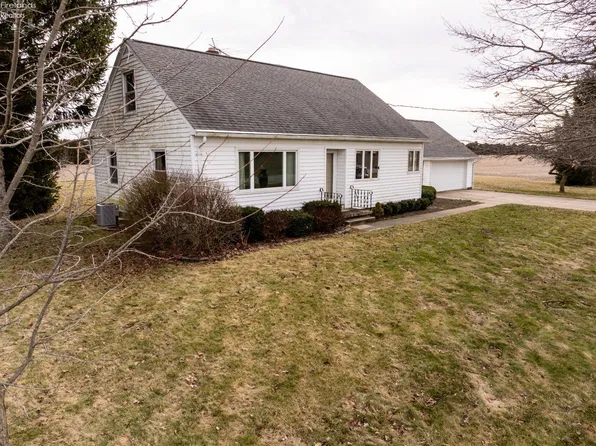 3119 Darr Rd, Fremont, OH 43420