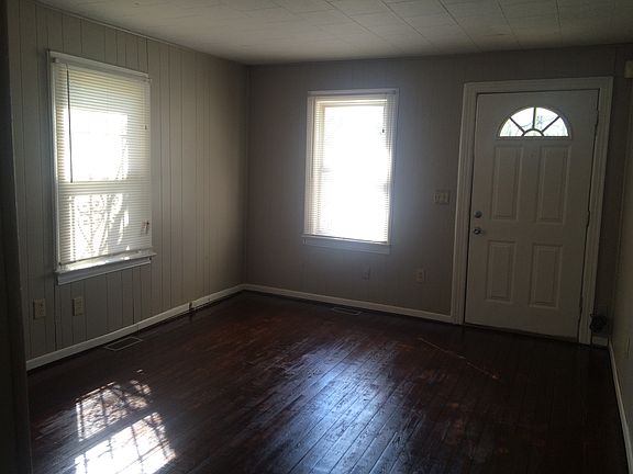 3rd image of 4225 Freudenberger Ave