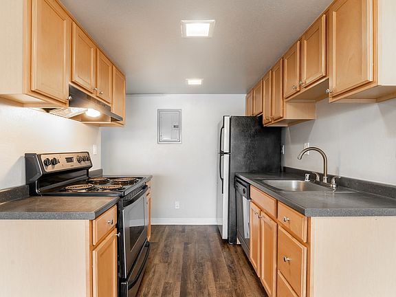 One-Bedroom Kitchen