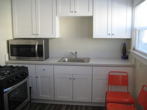 2nd image of 348 1/2 W Sepulveda St