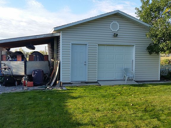 20x24 foot shop with awning 