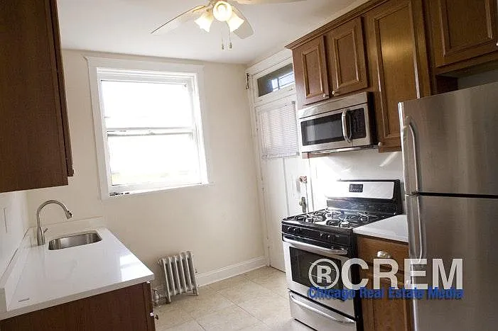 1376 W Greenleaf Ave #3 — Photo 5