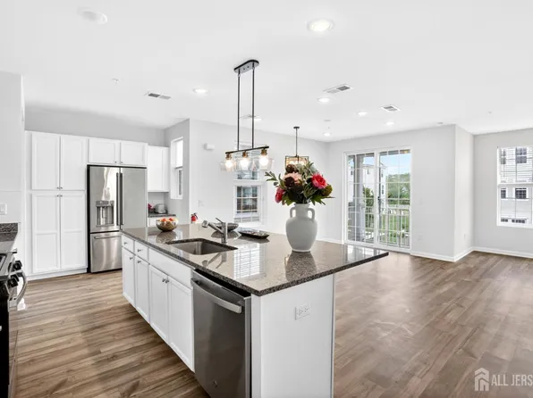 728 Station Rd, Dunellen, NJ 08812