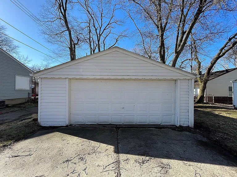 22850 Rosewood Ave — Photo 4