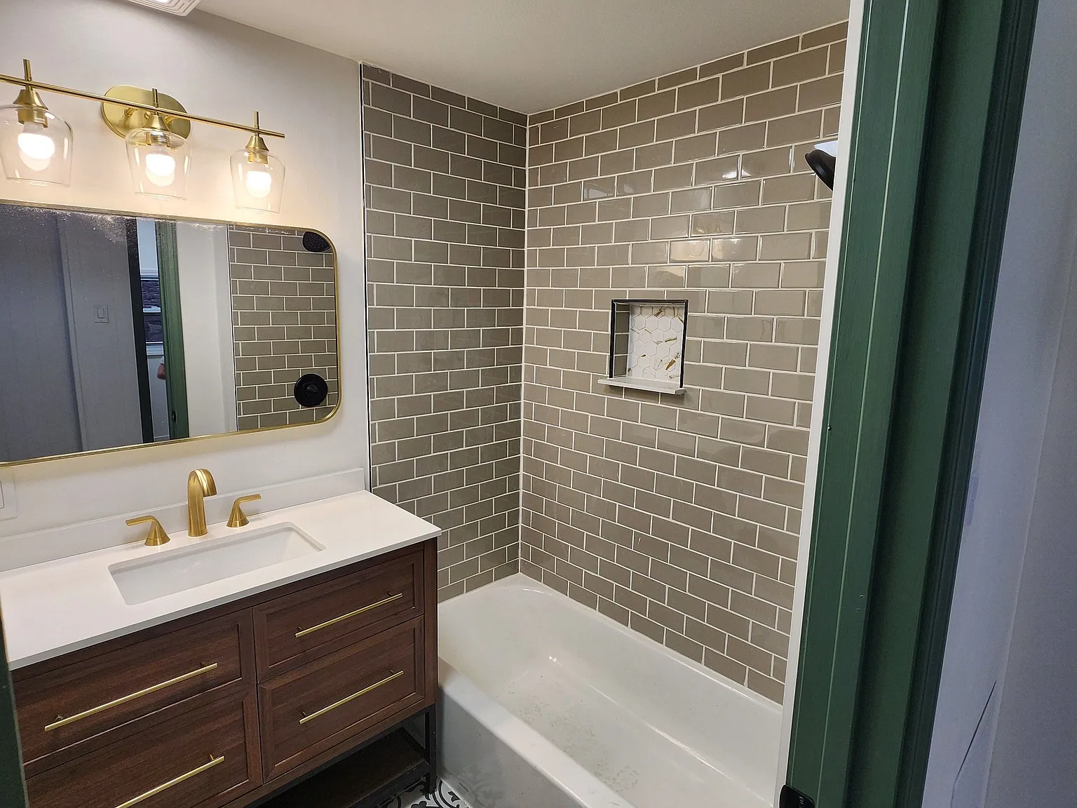 5 bed, 3.5 bath, 2400 sqft, $3,500 — Photo 1