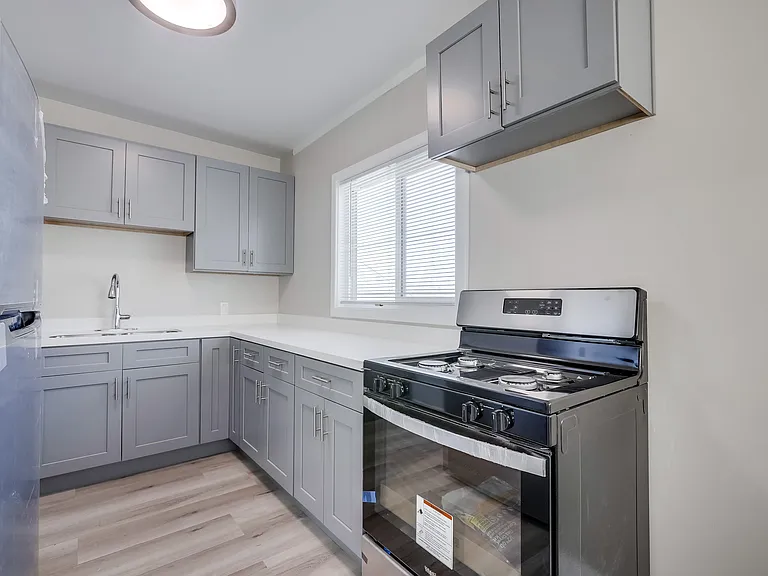 1002 Ocean Ave #5 — Photo 5