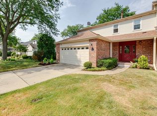 602 Dunsten Cir, Northbrook, IL 60062
