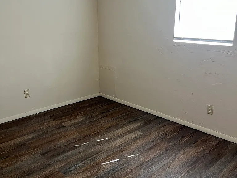709 Hall St — Photo 5