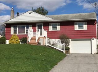 28 Carriage Dr, Newburgh, NY 12550