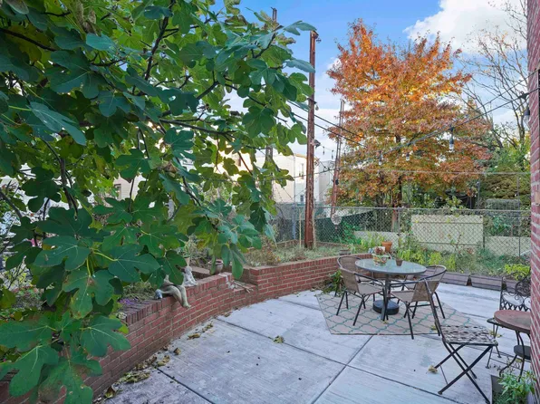 1920 Palmetto Street image 22 of 25