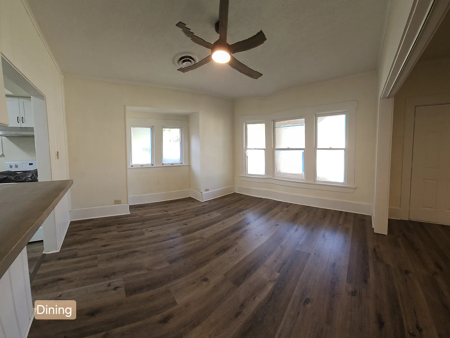 304 S Douglas Ave — Photo 4