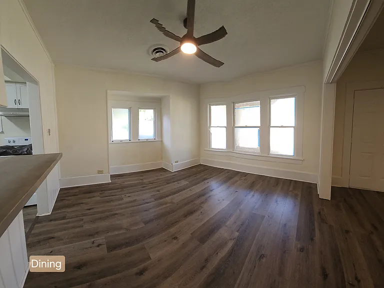 304 S Douglas Ave — Photo 4