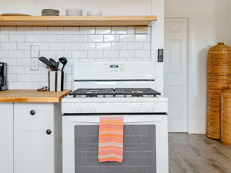 Enjoy your home cooked meals in our fully stocked kitchen!