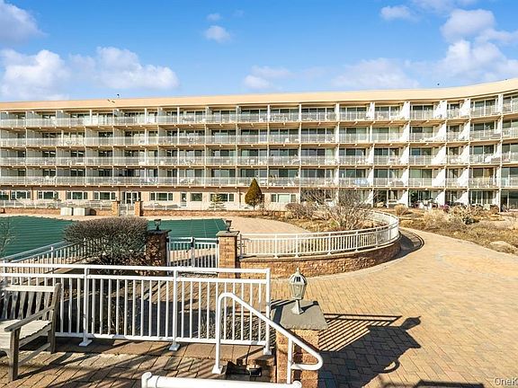 5th image of 830 Shore Rd APT 1H