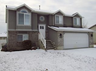 1693 N 2340 W, Clinton, UT 84015