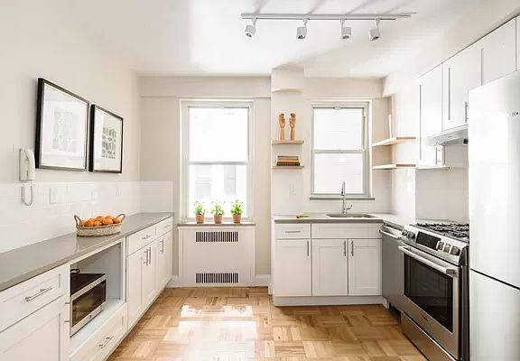3rd image of 120 E 79th St APT 9D
