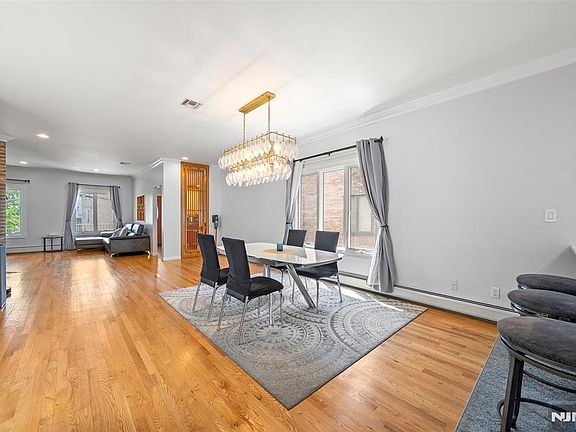 5th image of 767 W End Avenue