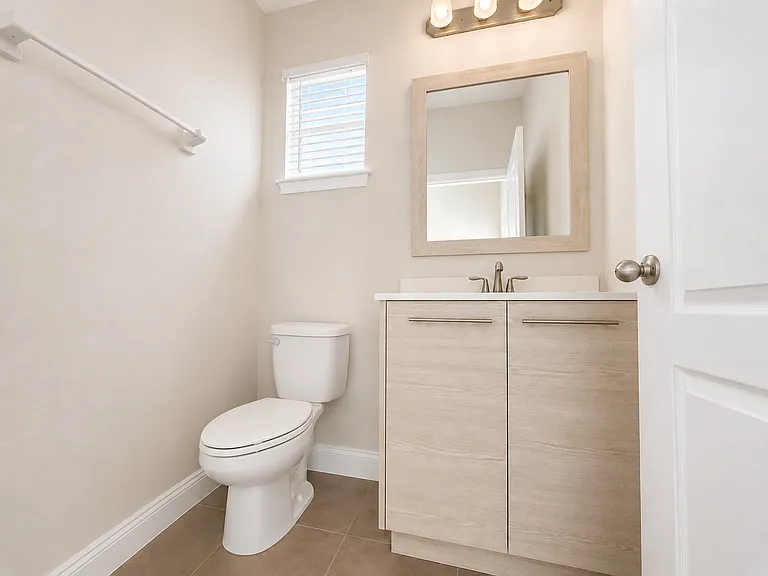 160 Angelas Ave — Photo 6