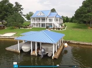 33 Hilltop Ln, Gasburg, VA 23857