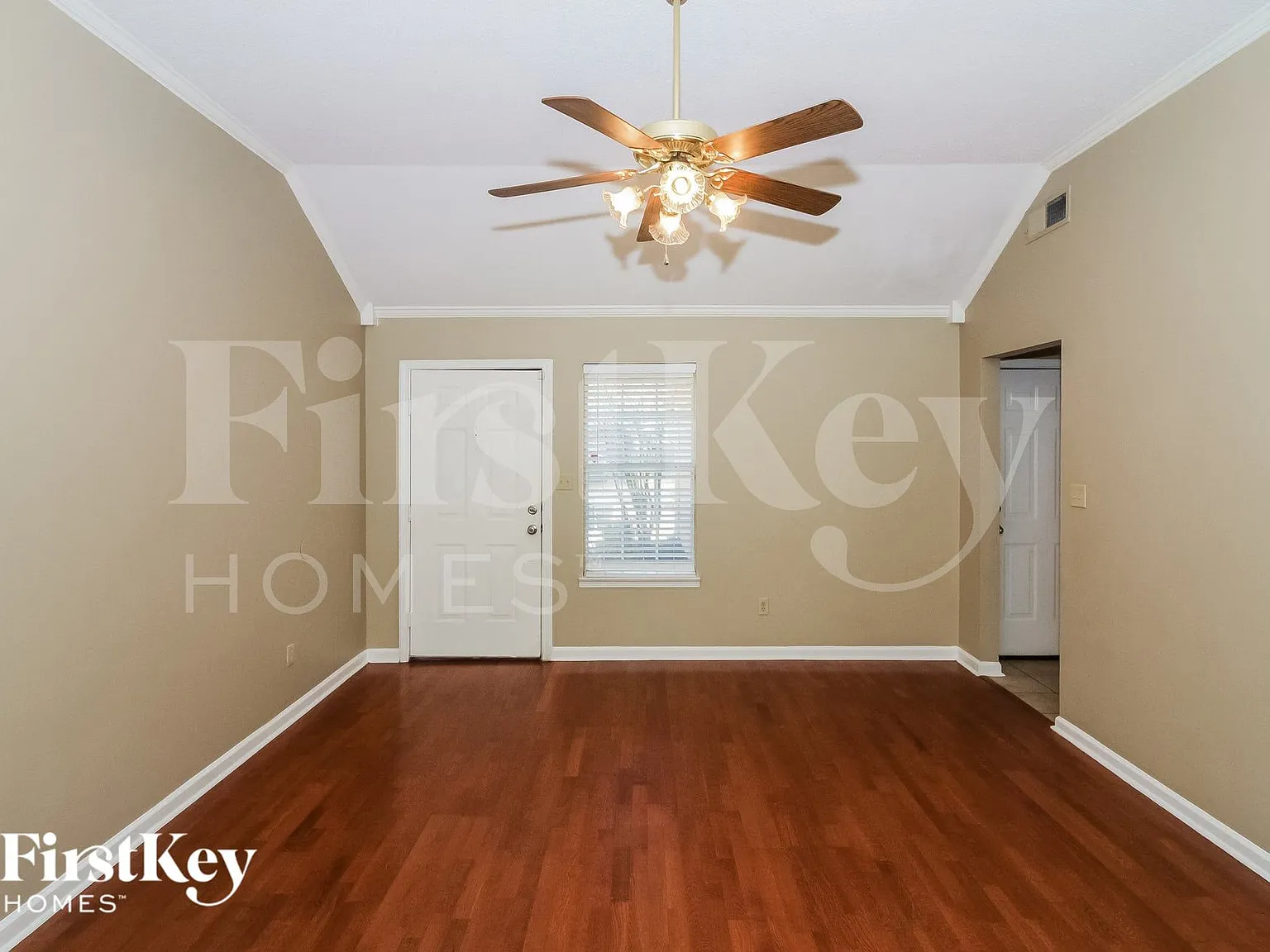 3 bed, 2.0 bath, 1194 sqft, $1,760 — Photo 3