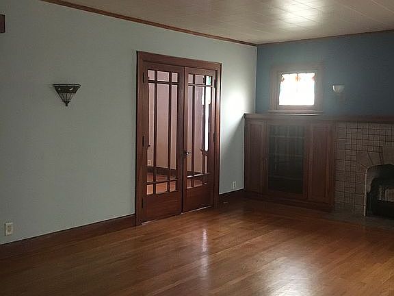 3rd image of 5521 Carthage Ave
