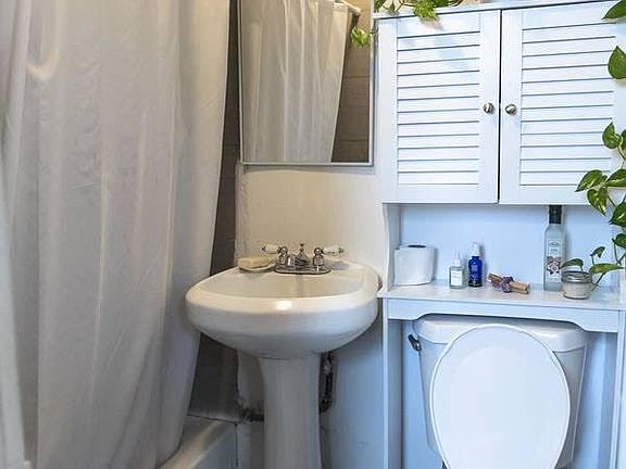 5th image of 108 Rogers Ave APT 2F