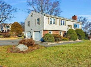 14 Bradford Rd, Woburn, MA 01801