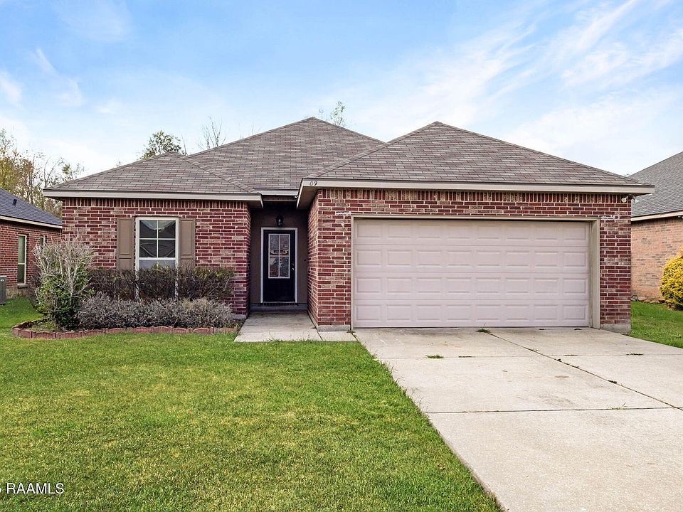 1st image of 109 Sunny Oak Trl