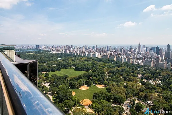 Rented by Luxus Manhattan Realty | media 23