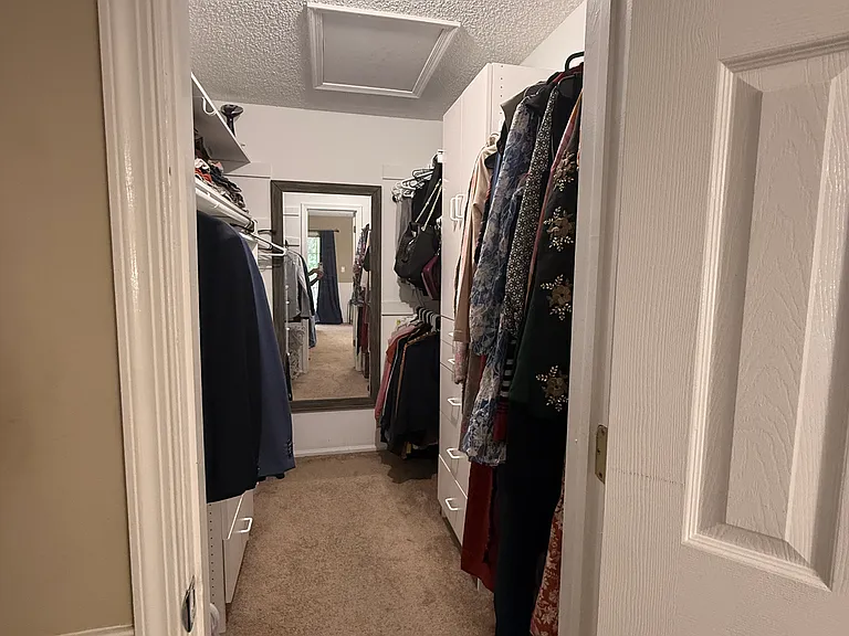 Walk-in Closet