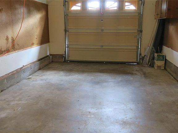 4th image of 74 Arden Dr