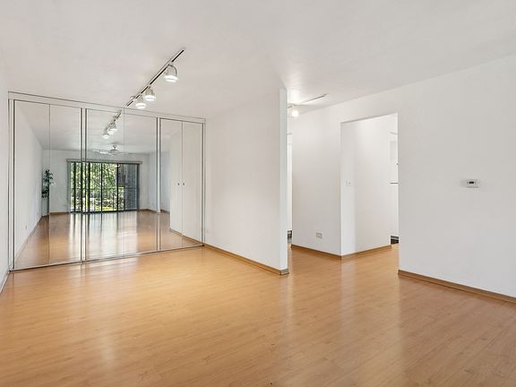 4th image of 2050 Valencia Dr APT 206C