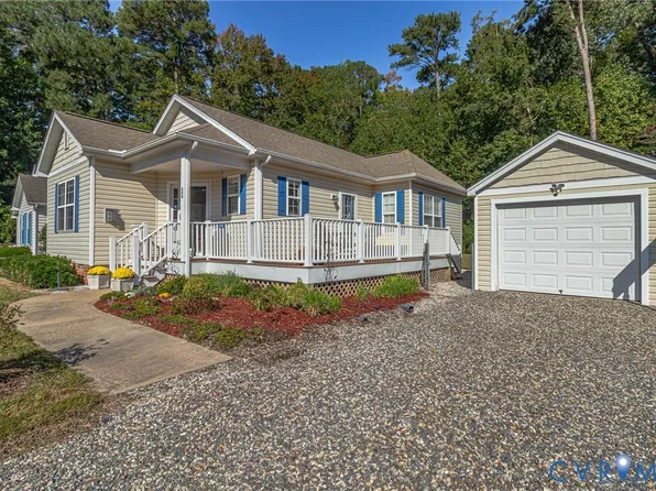 260 Pocahontas Rd, Kilmarnock, VA 22482