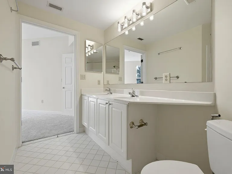 1625 International Dr #316 — Photo 31
