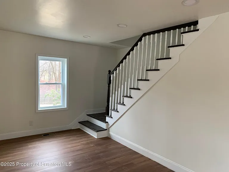 318 Simrell Rd — Photo 11