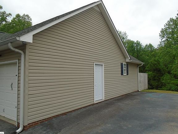 4th image of 501 Caldwell St